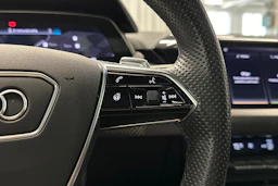 musta Audi RS e-tron GT 2022 kuva 21.