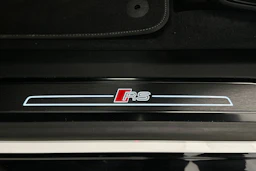 valkoinen Audi RS e-tron GT 2022 kuva 11.
