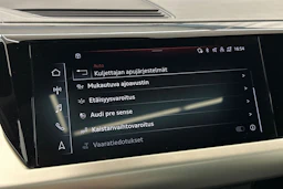 valkoinen Audi RS e-tron GT 2022 kuva 24.