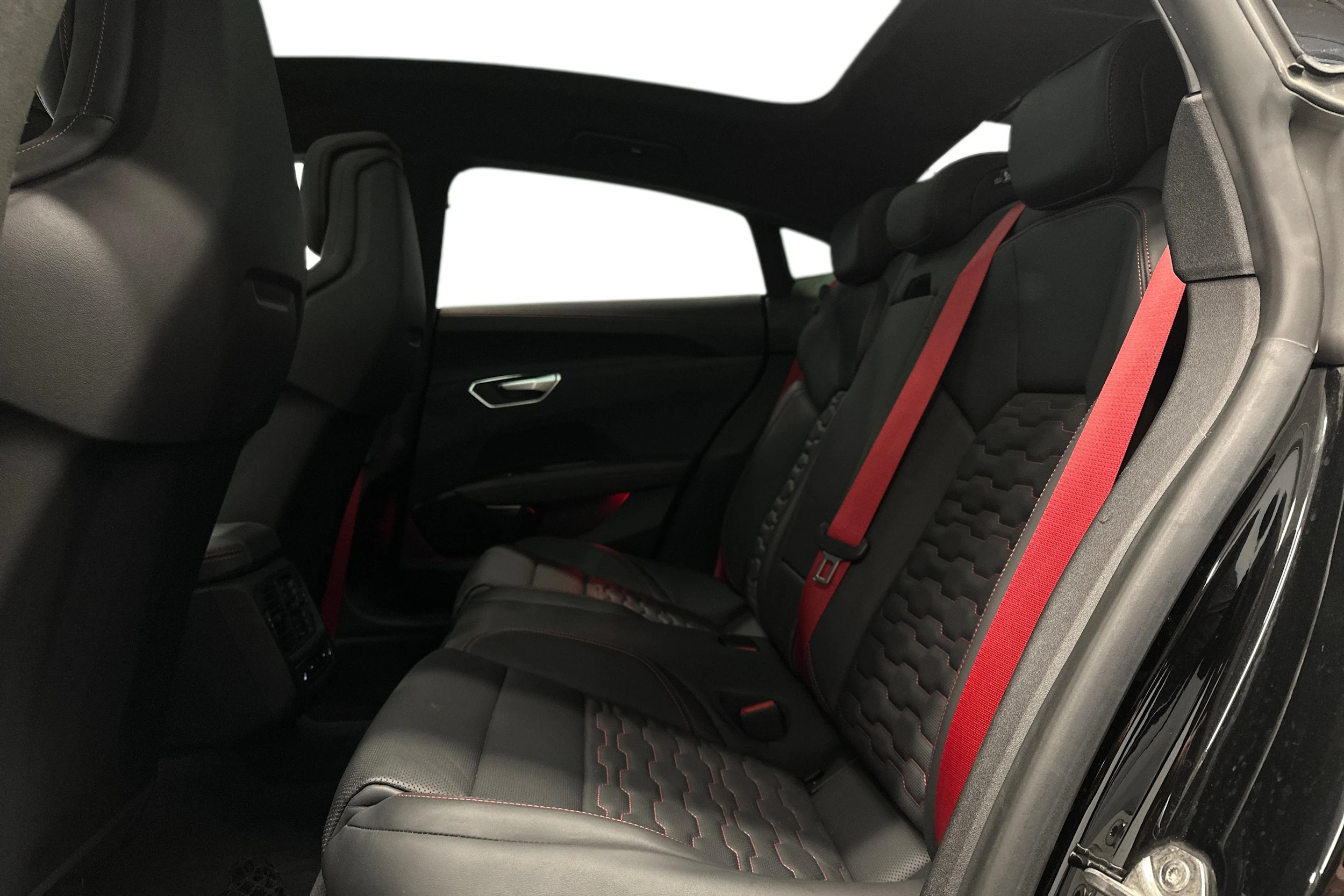 musta Audi RS e-tron GT 2022 kuva 8.