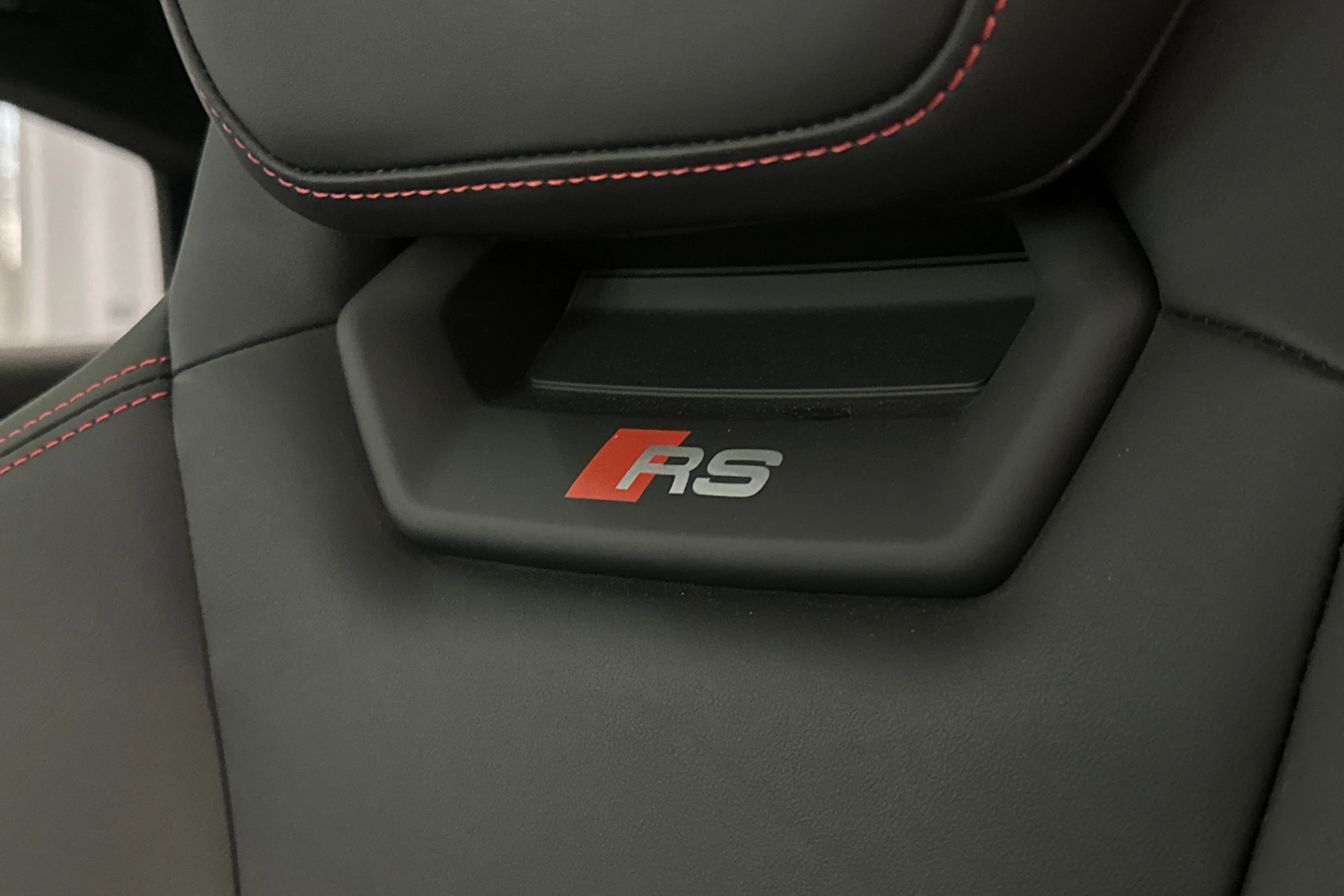 musta Audi RS e-tron GT 2022 kuva 15.