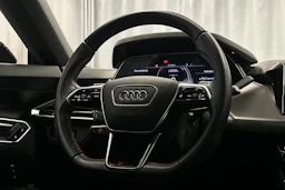 musta Audi RS e-tron GT 2022 kuva 19.