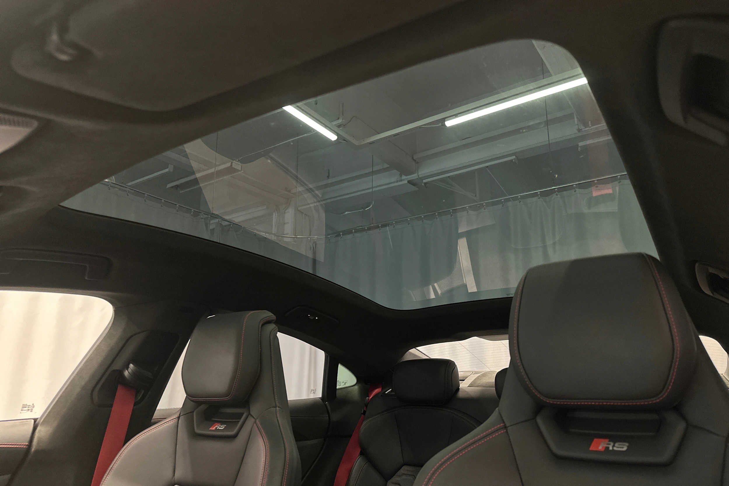 musta Audi RS e-tron GT 2022 kuva 37.