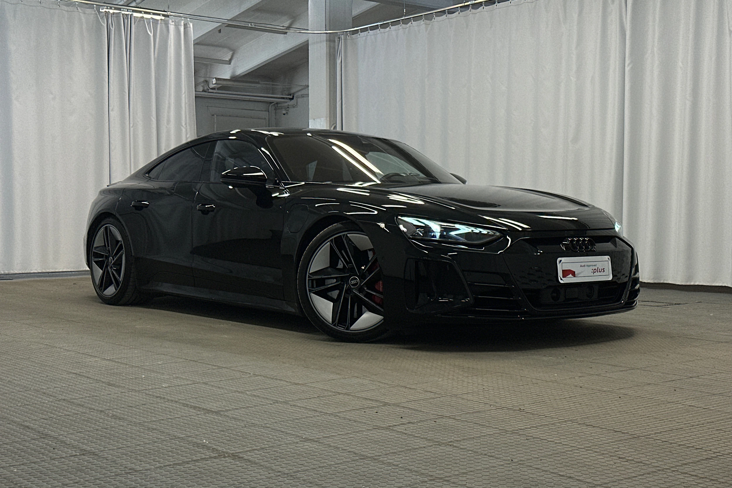 musta Audi RS e-tron GT 2022 kuva 39.