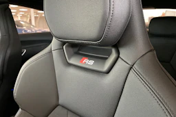 met. musta Audi RS e-tron GT 2022 kuva 11.