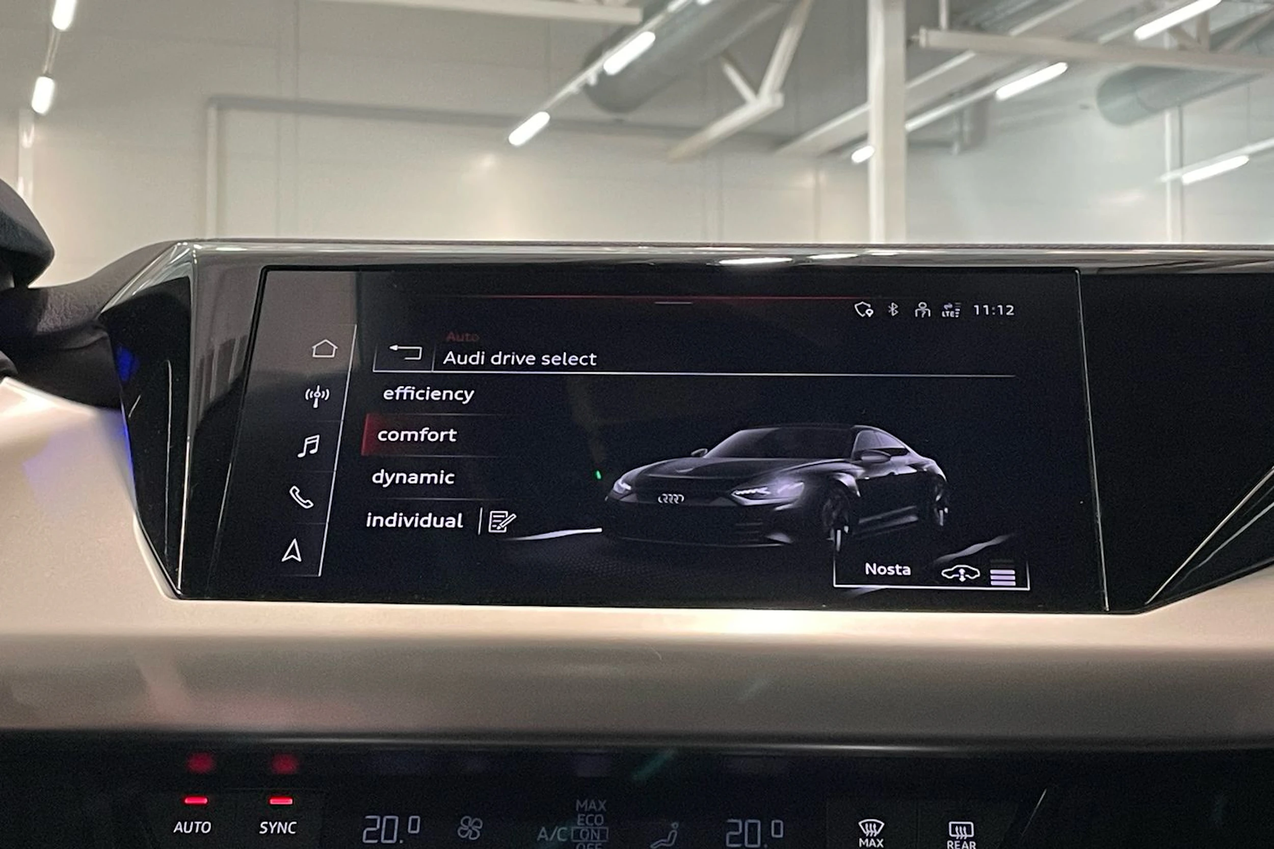 met. musta Audi RS e-tron GT 2022 kuva 24.