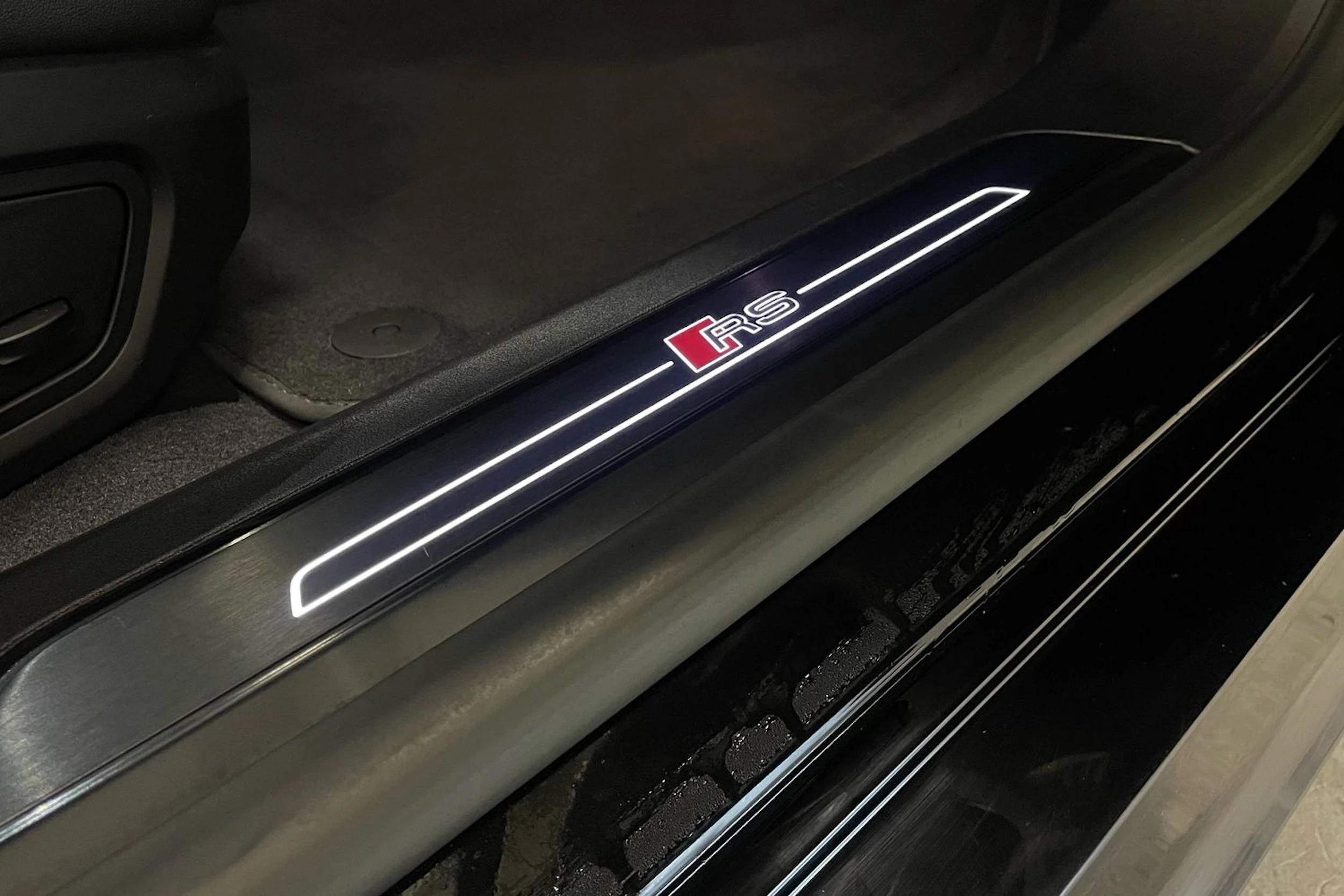 met. musta Audi RS e-tron GT 2022 kuva 37.