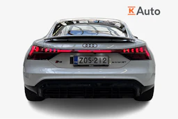valkoinen Audi RS e-tron GT 2022 kuva 3.