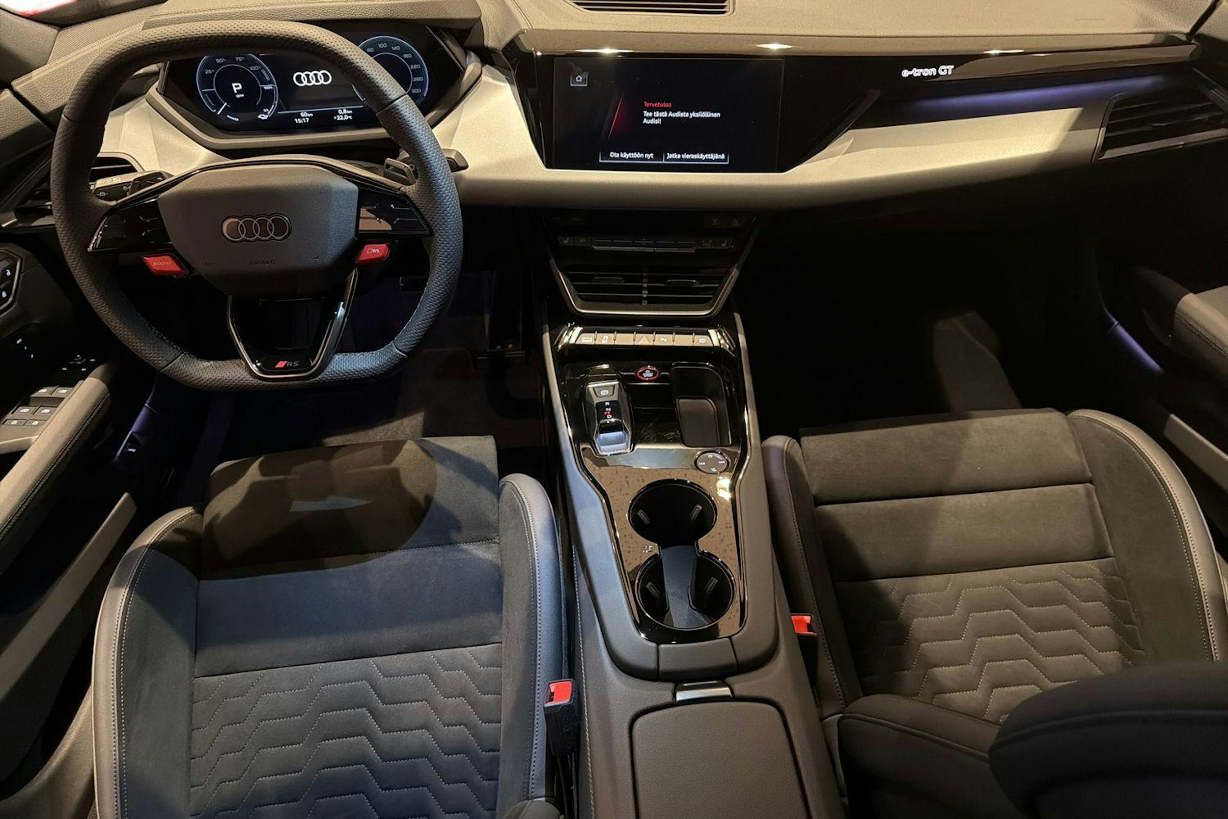 punainen Audi RS e-tron GT 2025 kuva 7.