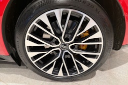 punainen Audi RS e-tron GT 2025 kuva 10.