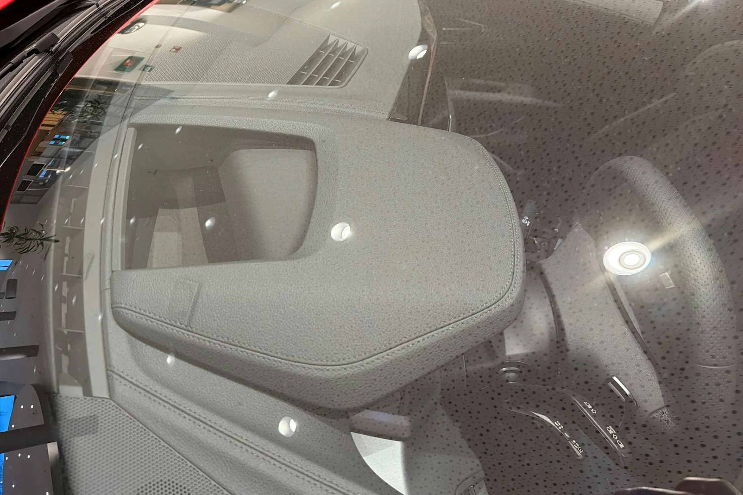 punainen Audi RS e-tron GT 2025 kuva 11.