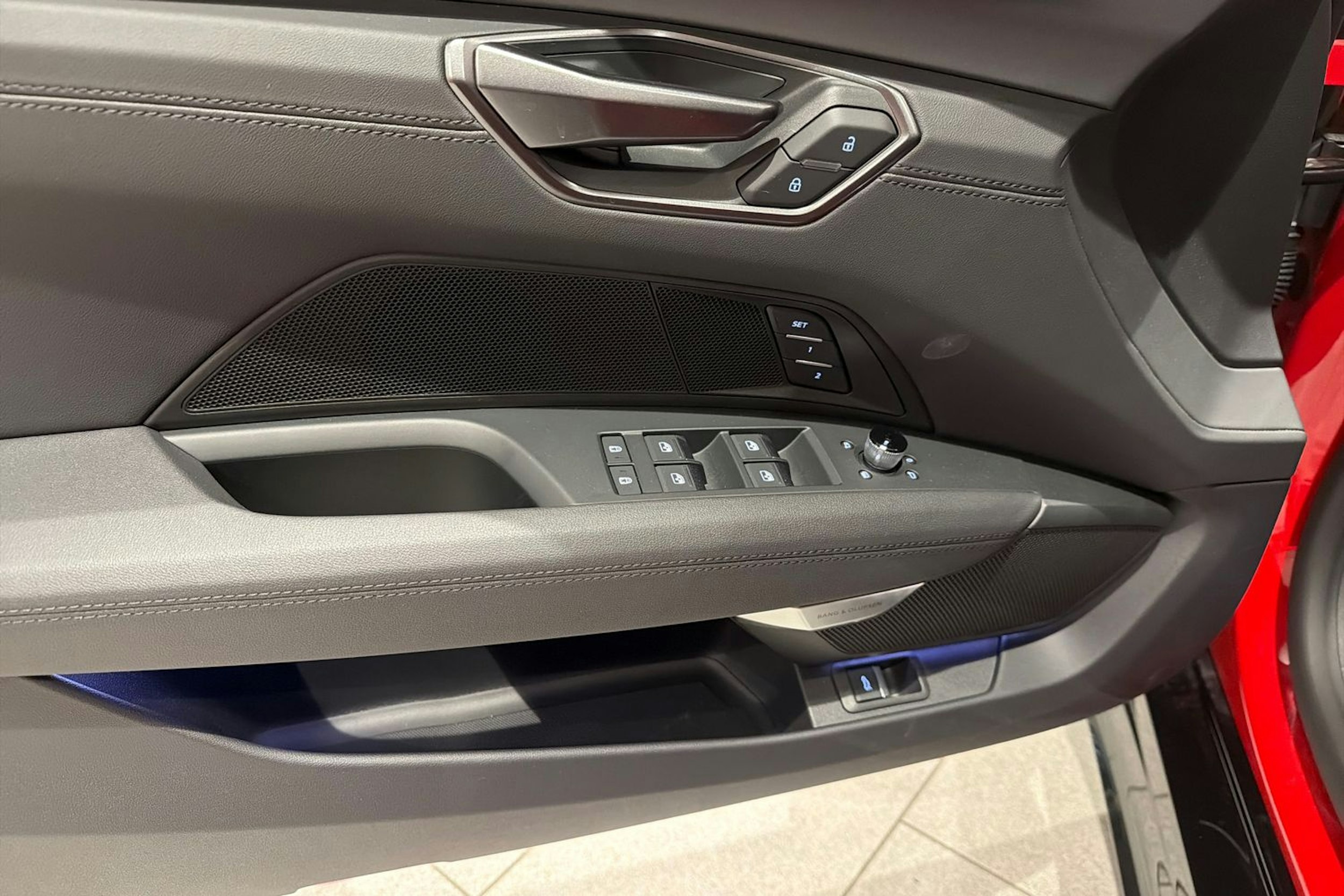 punainen Audi RS e-tron GT 2025 kuva 12.