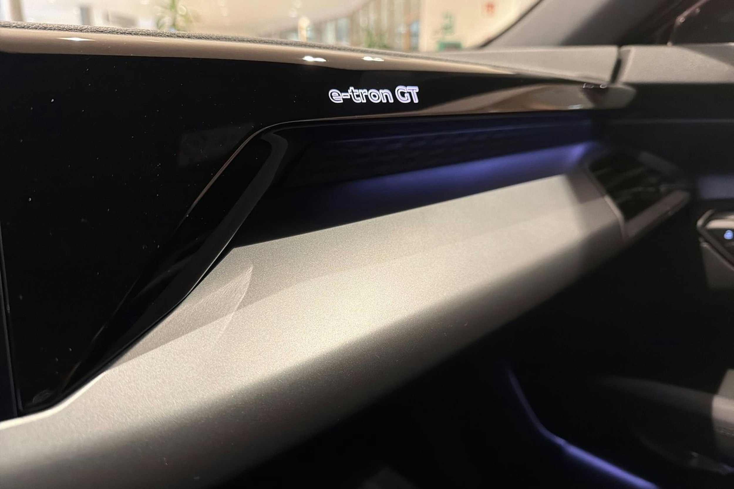 punainen Audi RS e-tron GT 2025 kuva 16.