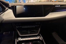 punainen Audi RS e-tron GT 2025 kuva 17.