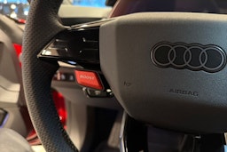 punainen Audi RS e-tron GT 2025 kuva 18.