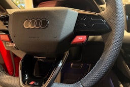 punainen Audi RS e-tron GT 2025 kuva 19.