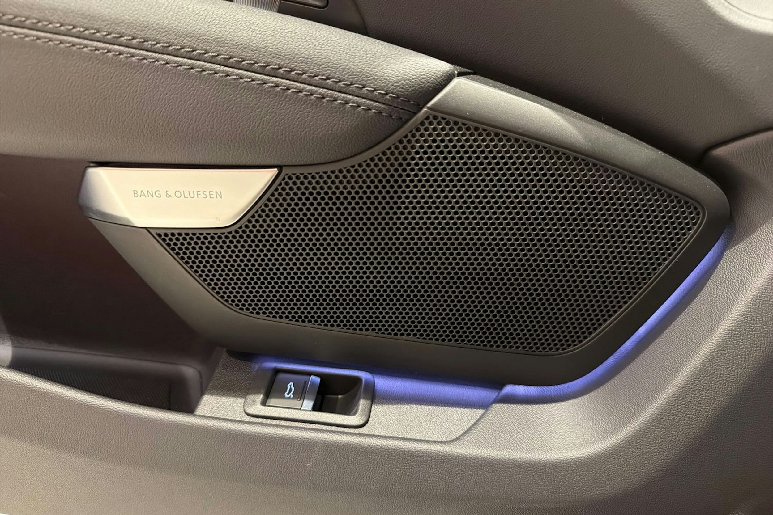 punainen Audi RS e-tron GT 2025 kuva 20.