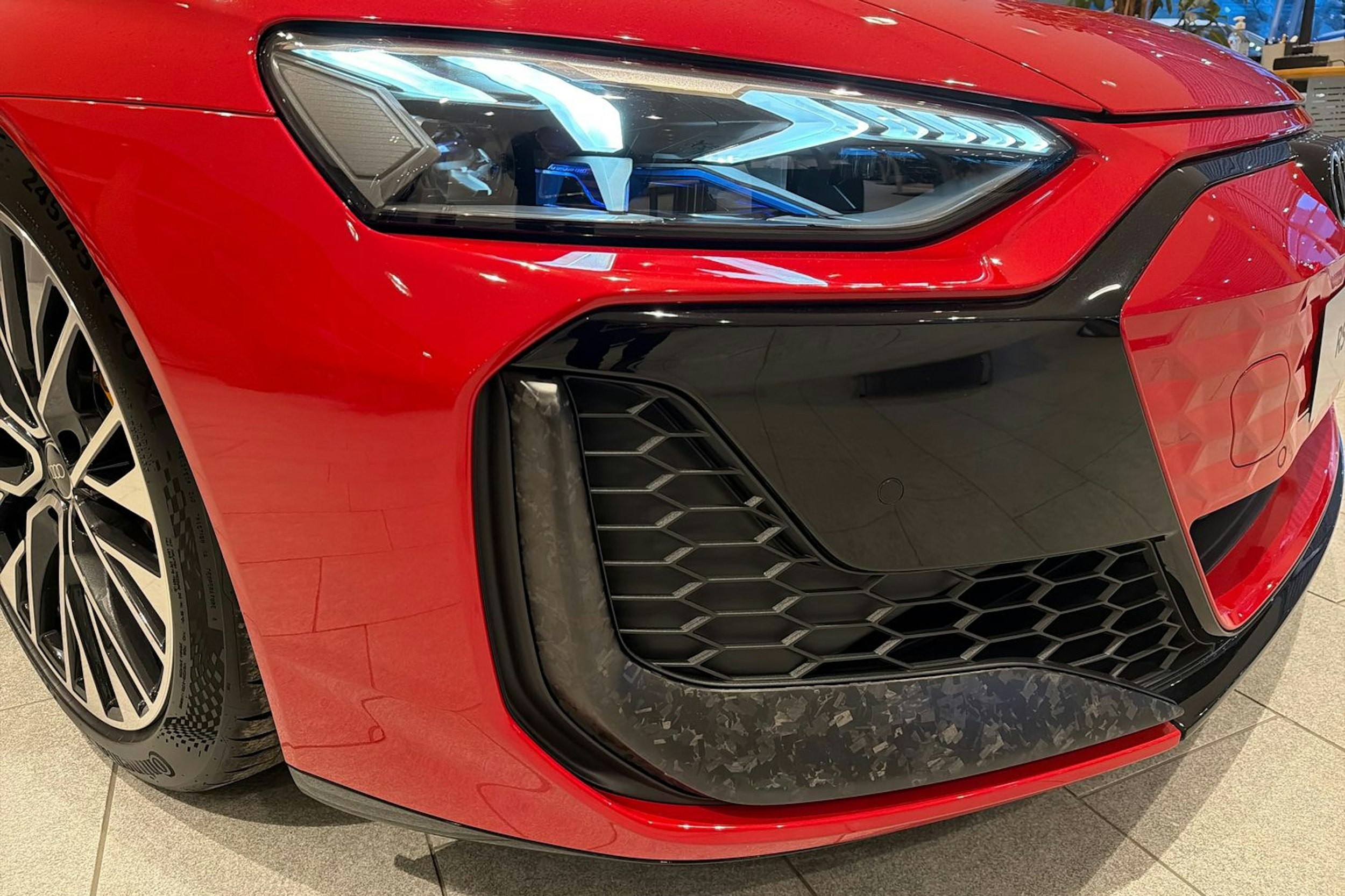 punainen Audi RS e-tron GT 2025 kuva 26.