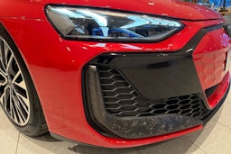 punainen Audi RS e-tron GT 2025 kuva 26.