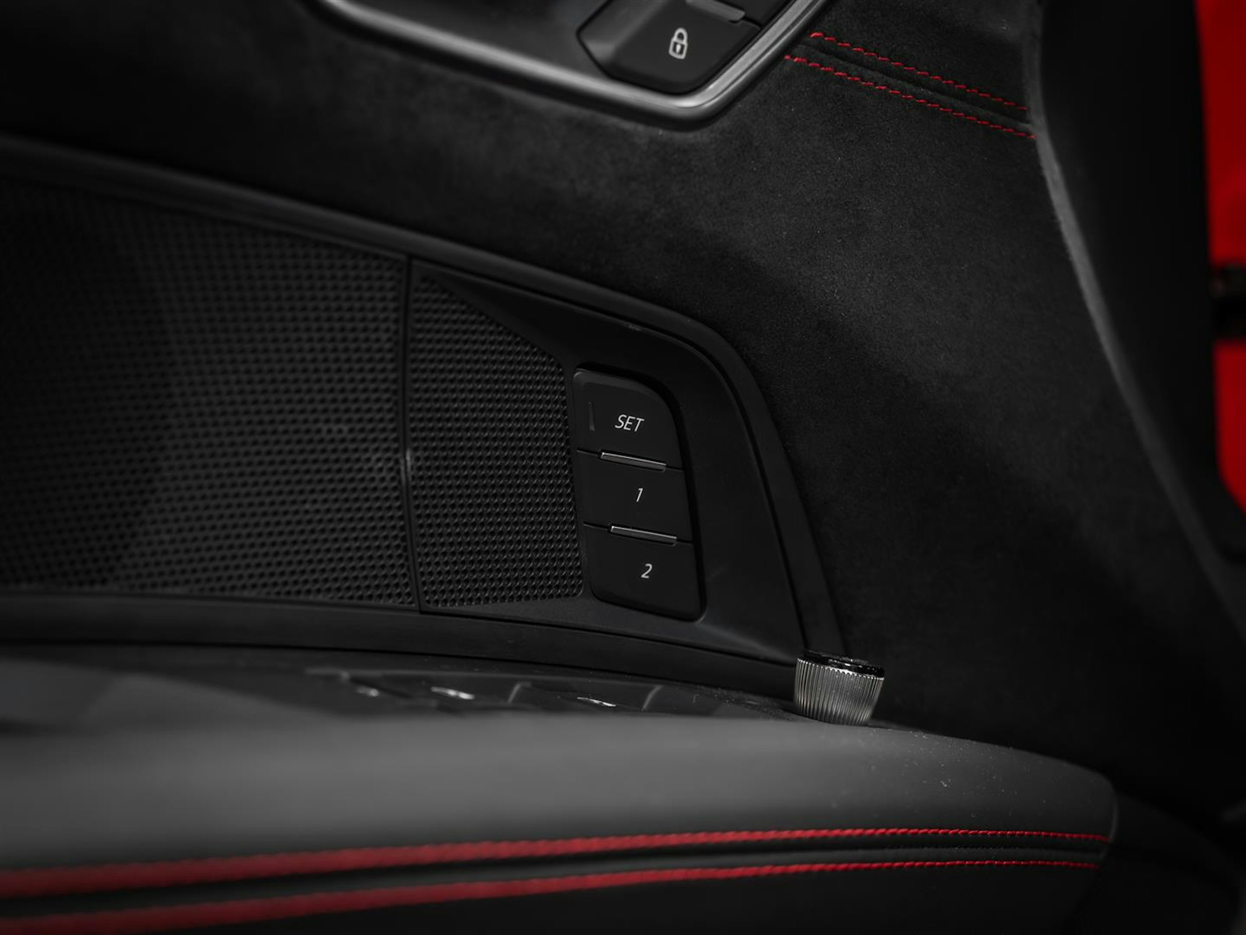 punainen Audi RS e-tron GT 2025 kuva 27.