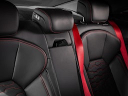 punainen Audi RS e-tron GT 2025 kuva 31.