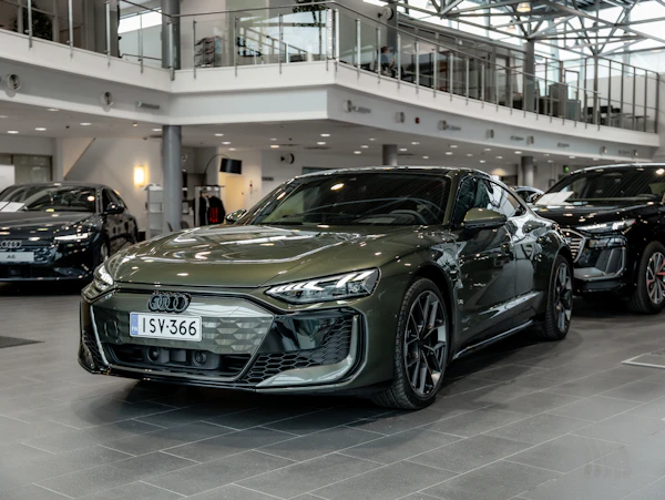 Audi RS e-tron GT performance I RS Performance Design-paketti I 0-100 km/h 2,9 s