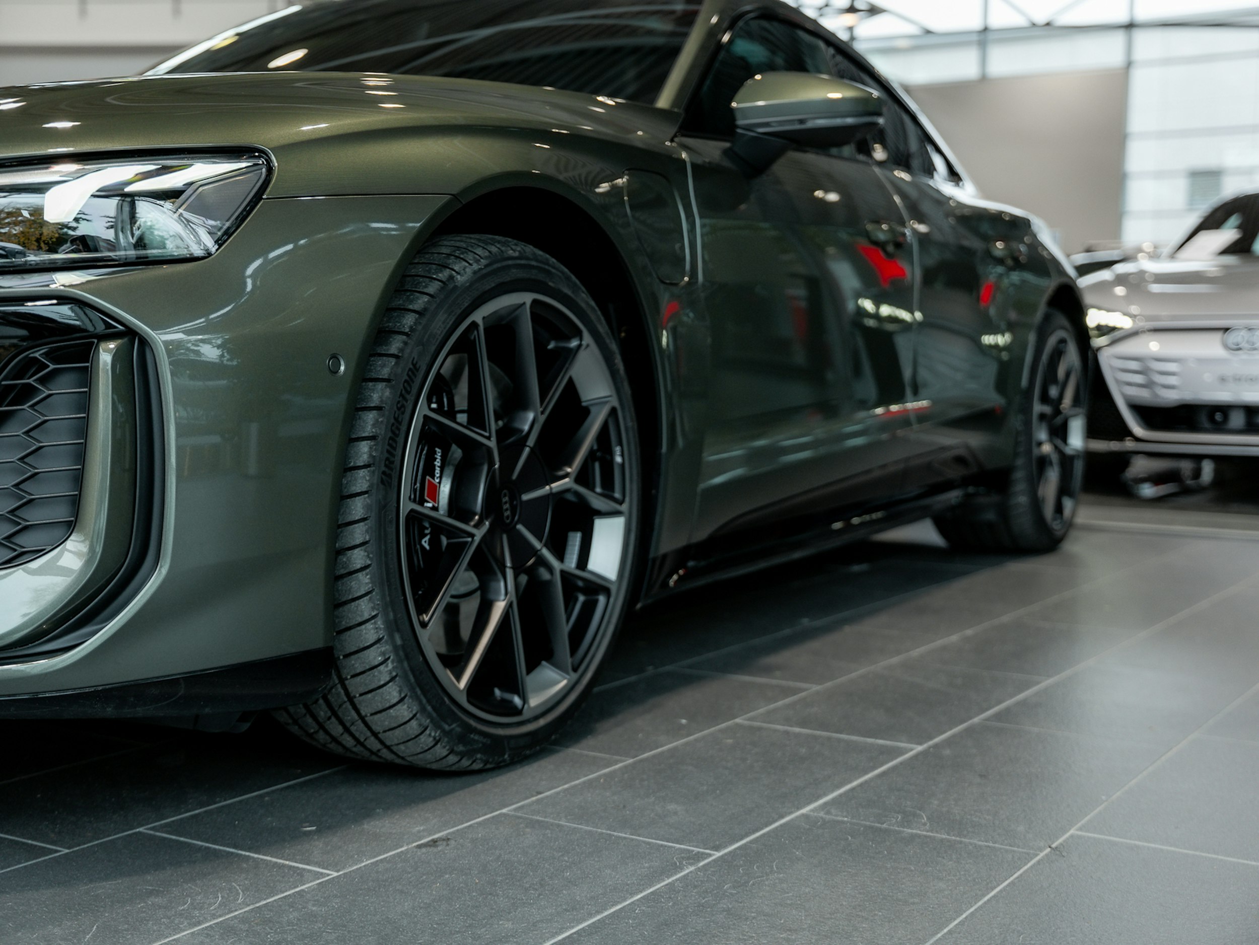 vihreä Audi RS e-tron GT 2025 kuva 4.