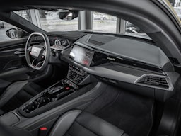 vihreä Audi RS e-tron GT 2025 kuva 15.