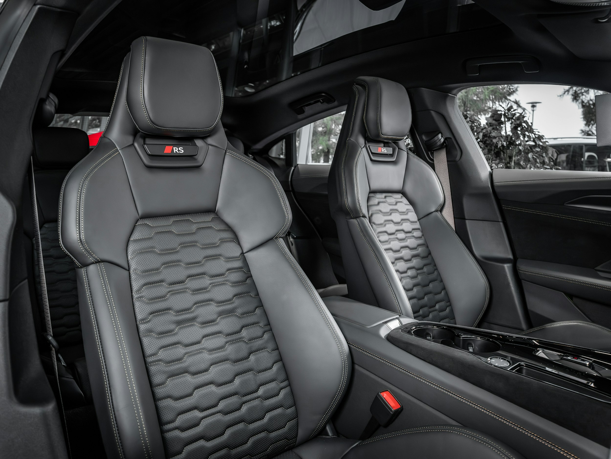 vihreä Audi RS e-tron GT 2025 kuva 20.