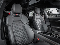 vihreä Audi RS e-tron GT 2025 kuva 20.