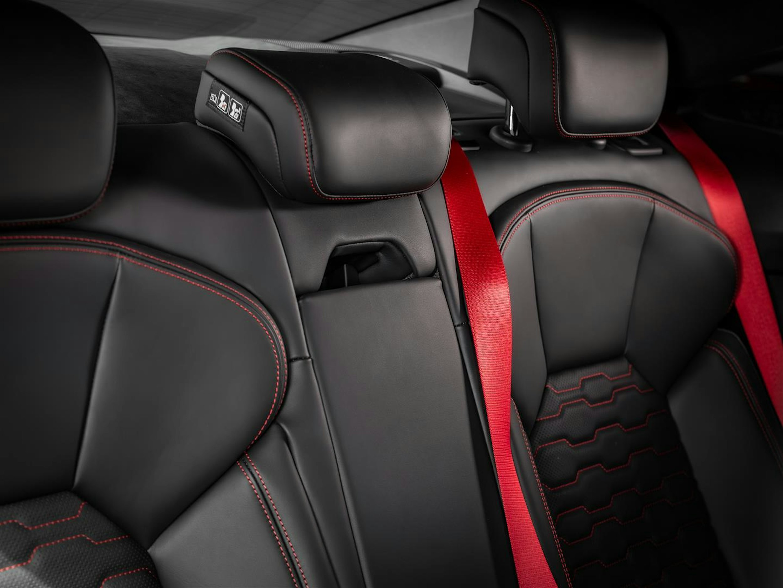 progressive punainen Audi RS e-tron GT 2025 kuva 31.