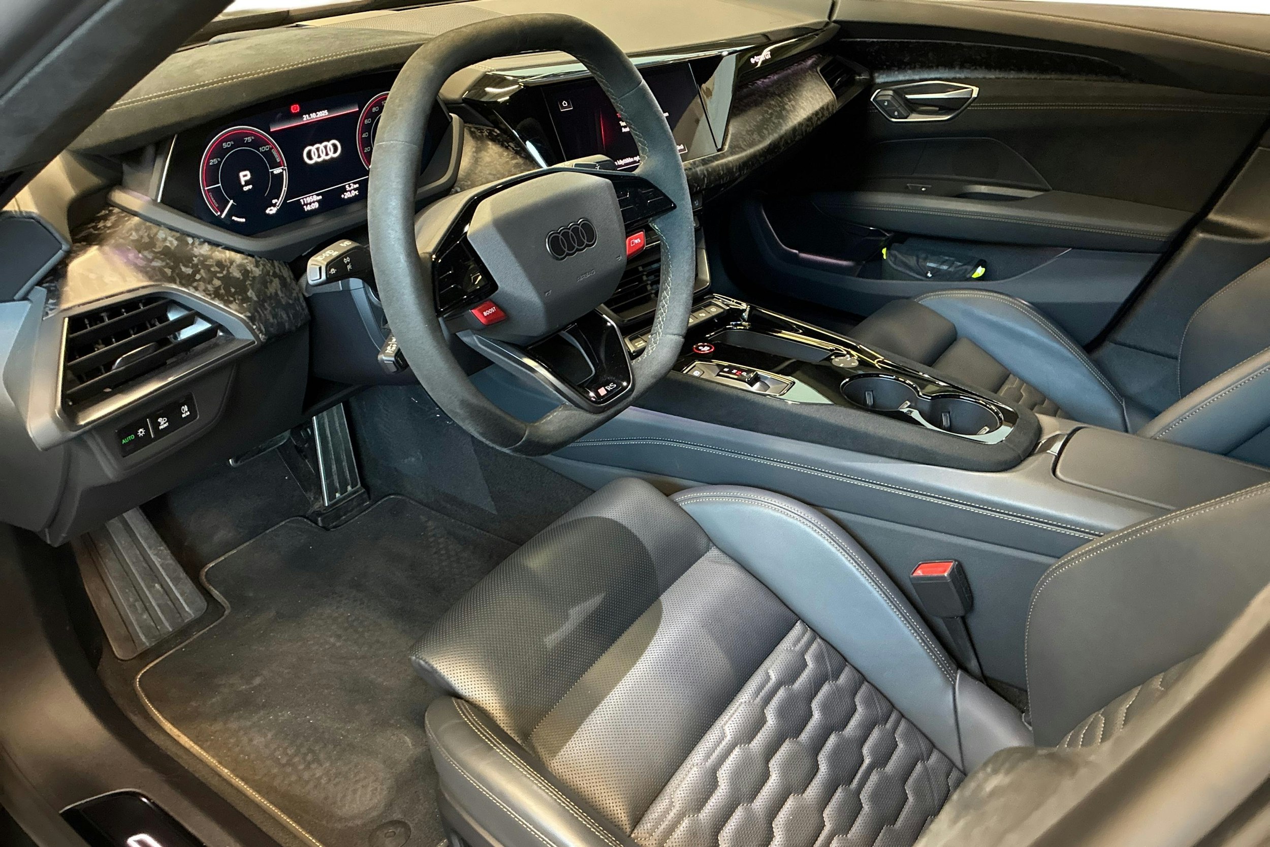 harmaa Audi RS e-tron GT 2025 kuva 6.