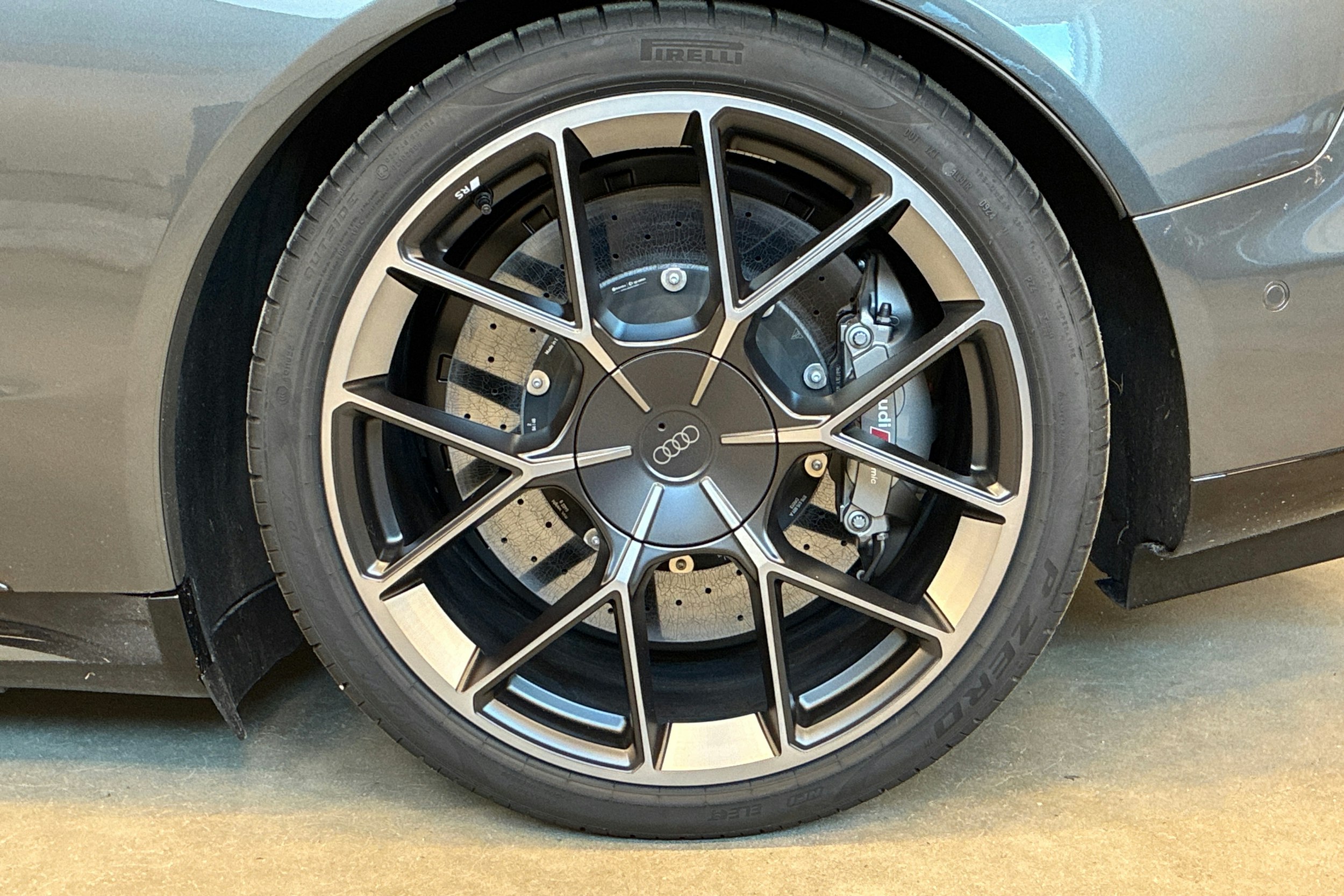 harmaa Audi RS e-tron GT 2025 kuva 10.