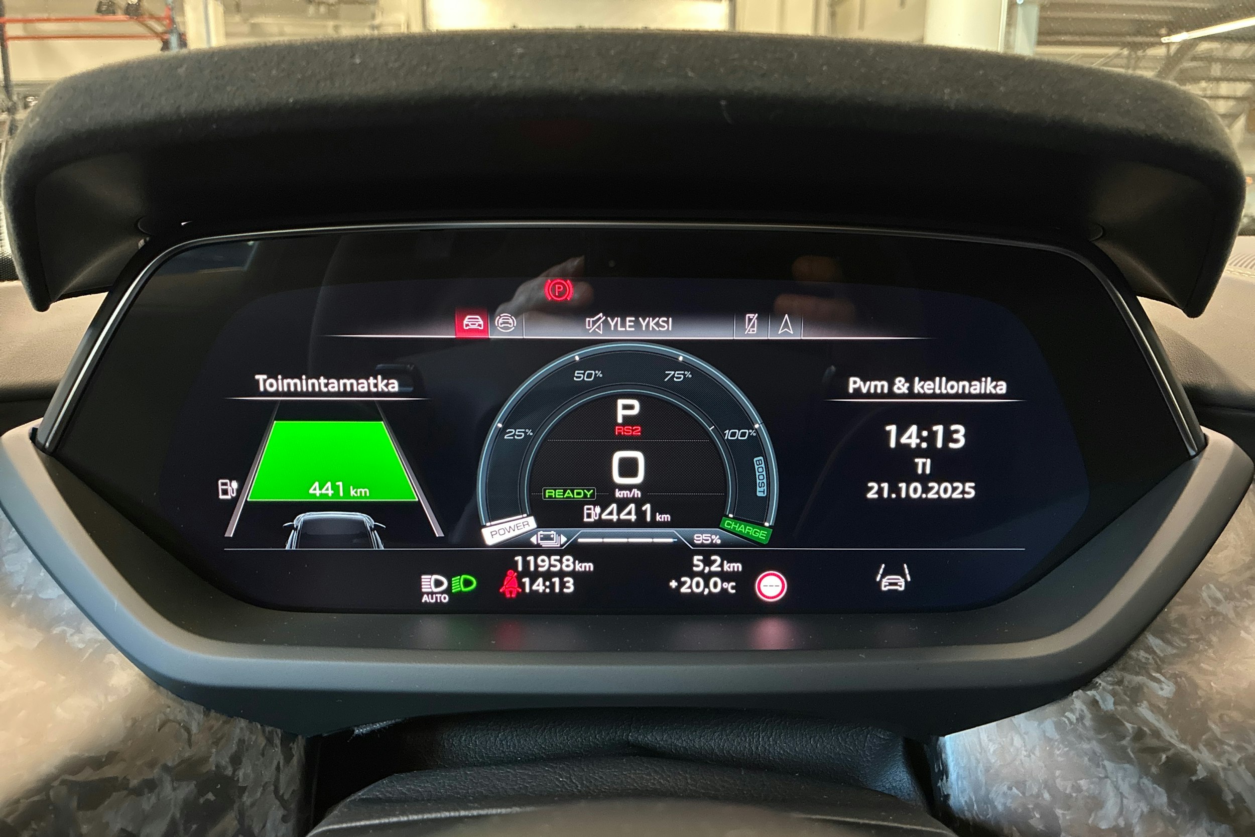 harmaa Audi RS e-tron GT 2025 kuva 11.