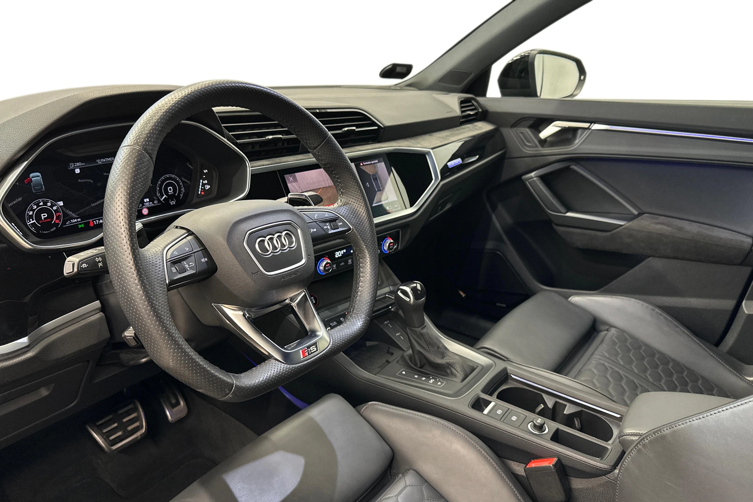harmaa Audi RS Q3 2022 kuva 8.