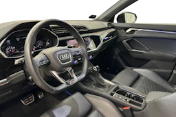 harmaa Audi RS Q3 2022 kuva 8.