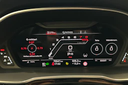harmaa Audi RS Q3 2022 kuva 21.