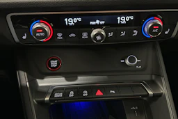 harmaa Audi RS Q3 2022 kuva 29.