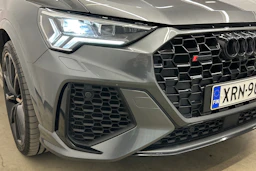 harmaa Audi RS Q3 2022 kuva 32.