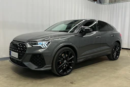 harmaa Audi RS Q3 2022 kuva 33.