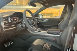 mythos musta Audi RS Q8 2025 kuva 6.