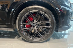 mythos musta Audi RS Q8 2025 kuva 9.