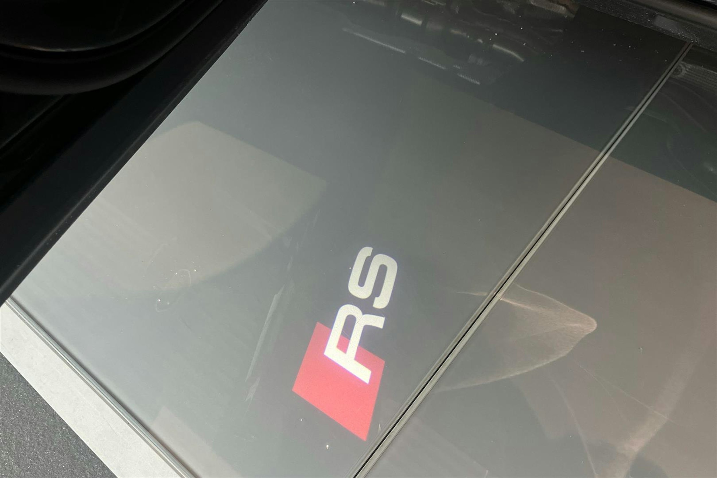 mythos musta Audi RS Q8 2025 kuva 11.