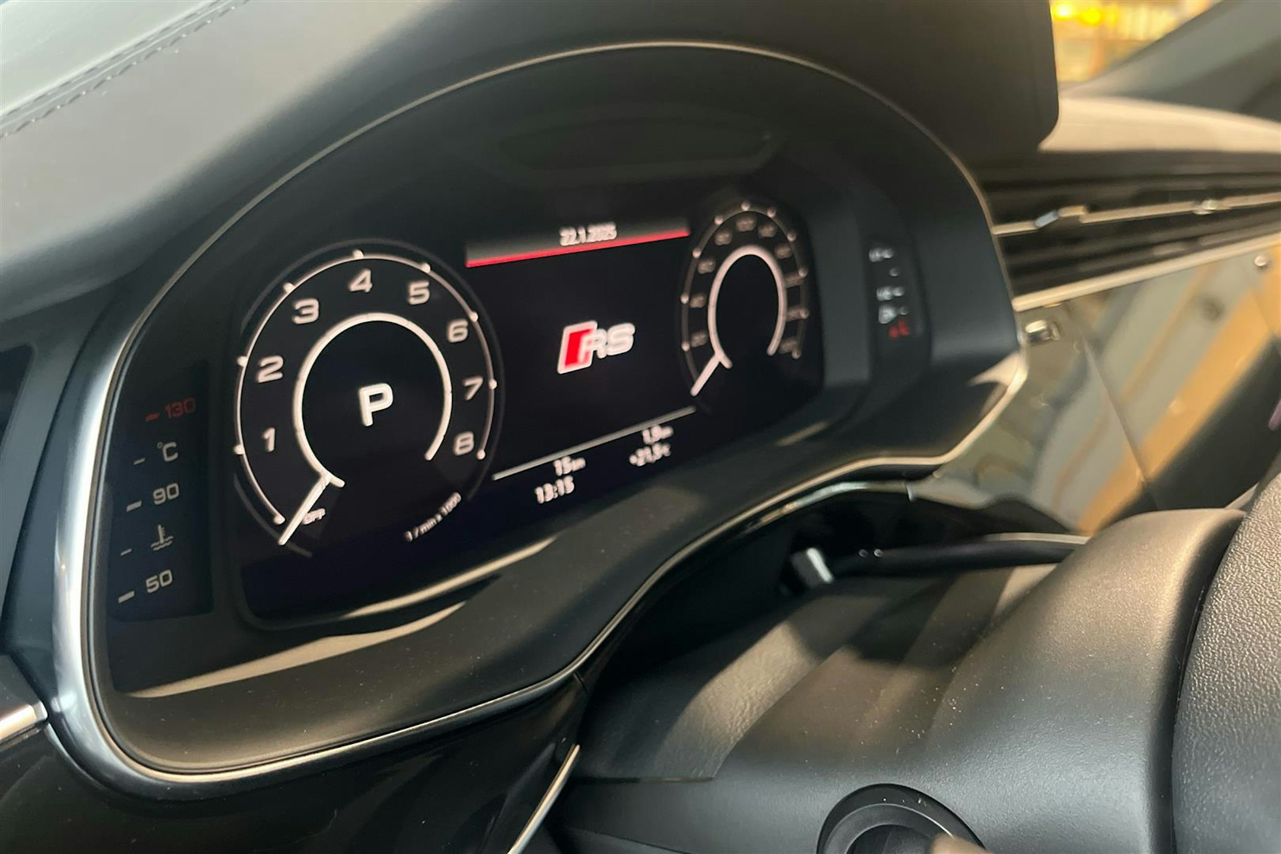 mythos musta Audi RS Q8 2025 kuva 13.