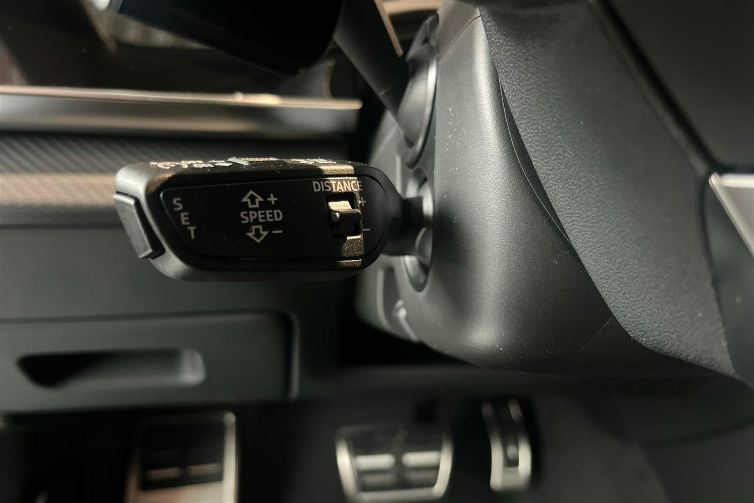 mythos musta Audi RS Q8 2025 kuva 14.