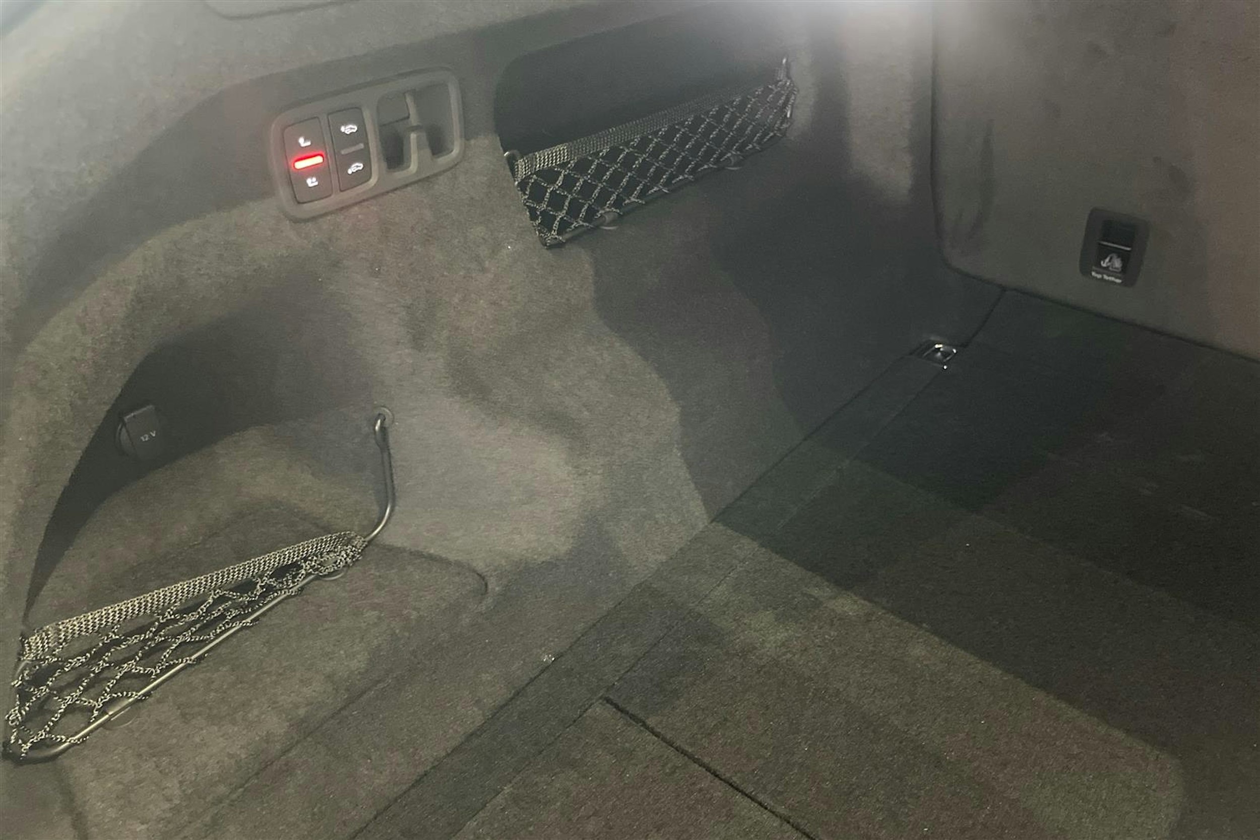 mythos musta Audi RS Q8 2025 kuva 16.