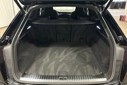 met. musta Audi RS Q8 2025 kuva 11.