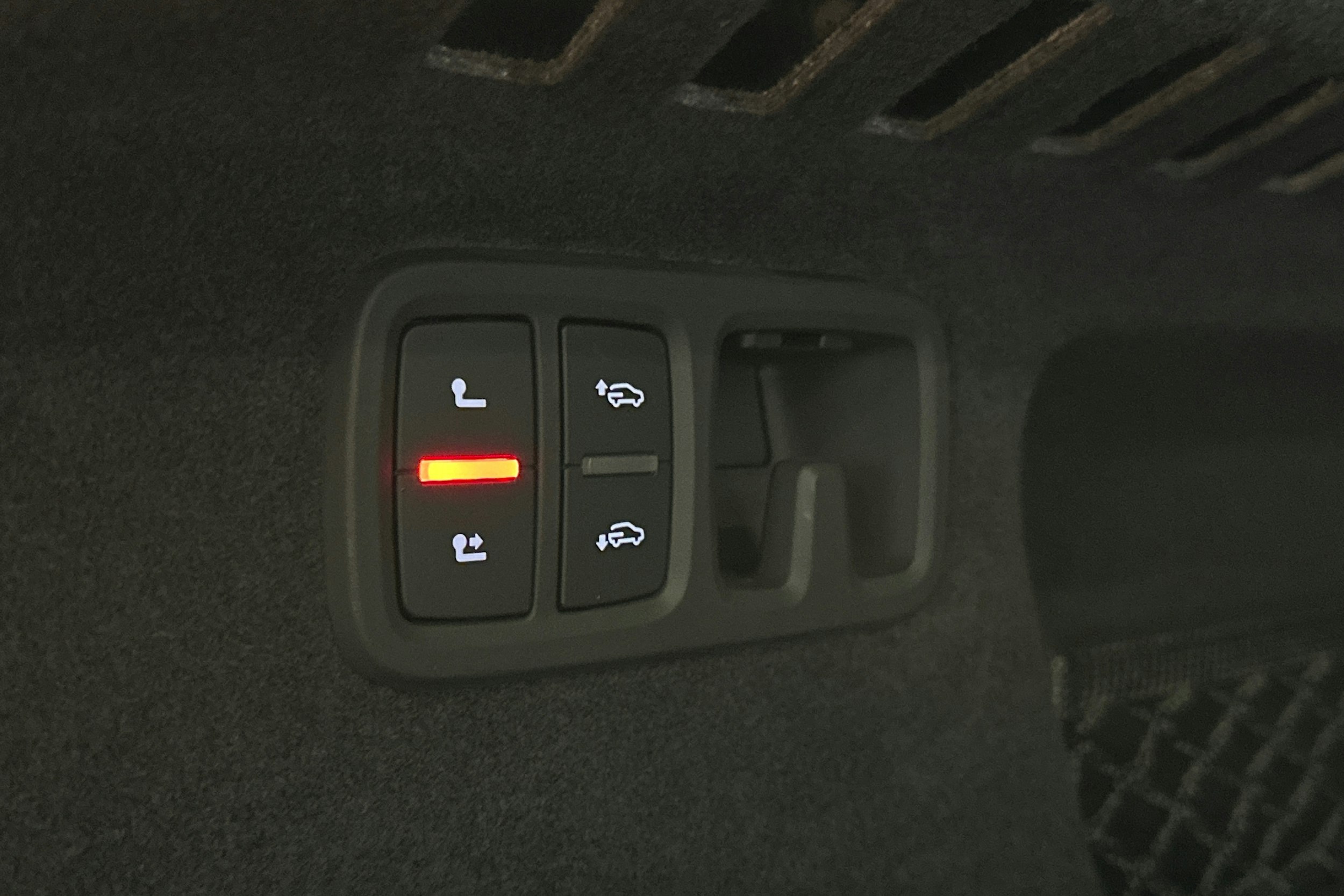 met. musta Audi RS Q8 2025 kuva 13.