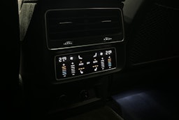 met. musta Audi RS Q8 2025 kuva 14.