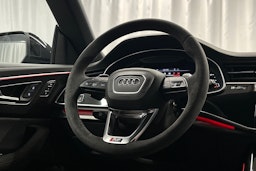 met. musta Audi RS Q8 2025 kuva 18.